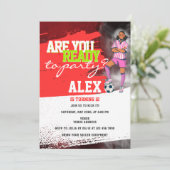 レッドサッカー選手サッカー女子バースデーパーティー 招待状 (スタンド正面)