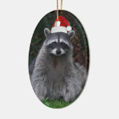 レッドサンタハットホリデーを着た可愛いアライグマ セラミックオーナメント (左)