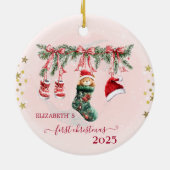 レッドサンタベビーベアークリスマスクロセスラインホリデー セラミックオーナメント (裏面)