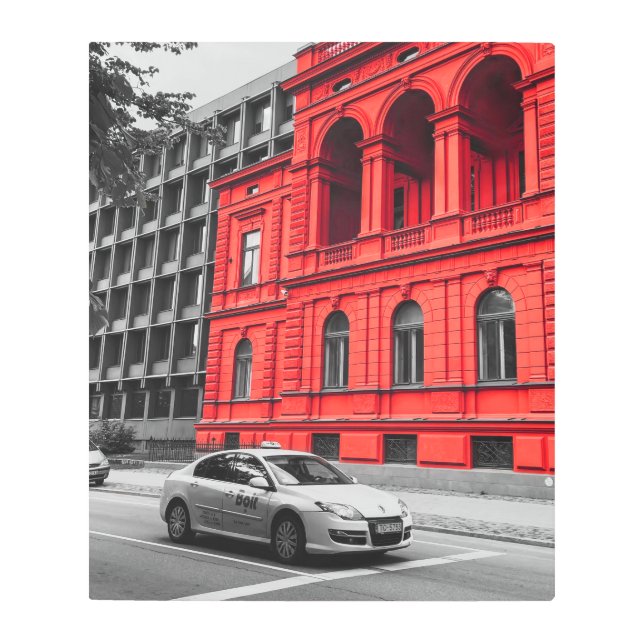 レッドシティ建物ミニマリスト写真 メタルプリント (正面)