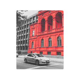 レッドシティ建物ミニマリスト写真 メタルプリント