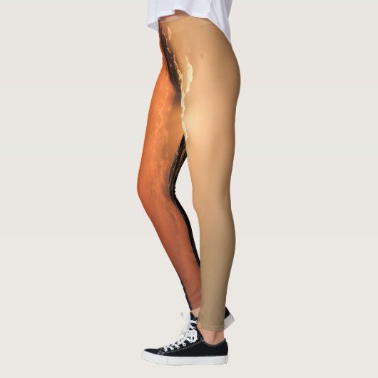 レッドスカイ レギンス (左)