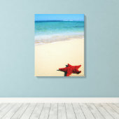レッドスターフィッシュオンホワイトサンドビーチ キャンバスプリント (インサイチュ (ウッドフロア))