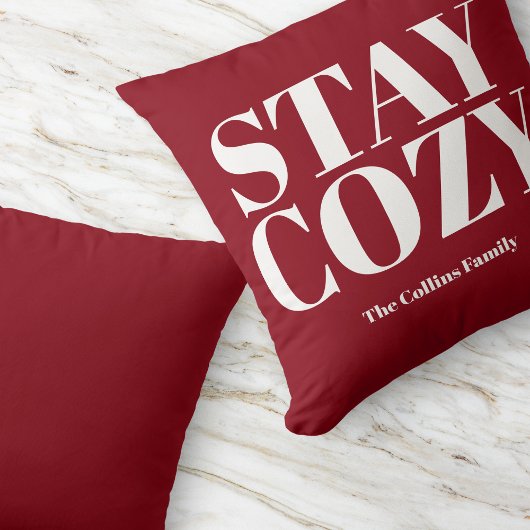 レッドステイコージーフェスティバルタイポグラフィホワイトファミリーネーム クッション