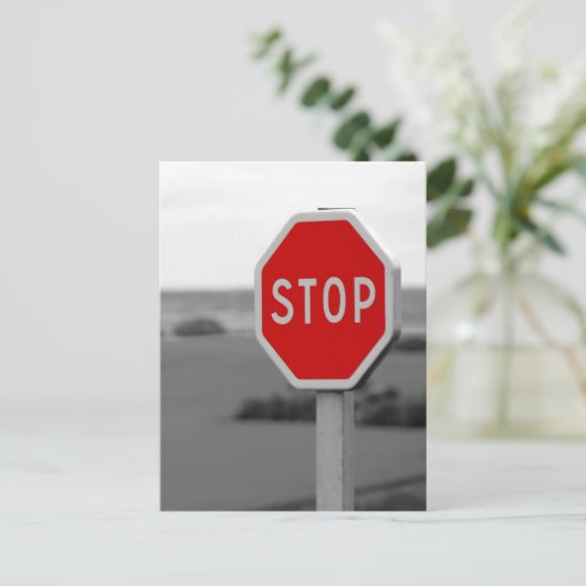 レッドストップロードのサインのミニマリスト写真ポスター ポストカード (スタンド正面)