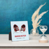 レッドスニーカーベビープラーク、ベビーシューズ写真 フォトプラーク (インサイチュ)