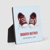 レッドスニーカーベビープラーク、ベビーシューズ写真 フォトプラーク (正面)