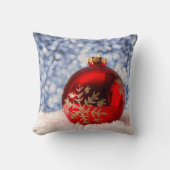 レッドスノーフレーククリスマスボーブル クッション (正面)