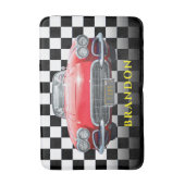 レッドスポーツの車、黄色の名前、B/W 市松模様に バスマット (正面縦)