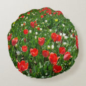 レッドチューリップフラワーフィールド自然撮影 ラウンドクッション (裏面)