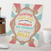 レッドティール(緑がかった色)ブルーヴィンテージサーカス誕生日歓迎 台座サイン (インサイチュ)