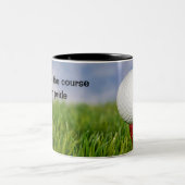 レッドティー付きゴルフボール引用文 ツートーンマグカップ (中央)