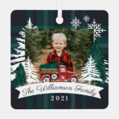 レッドトラッククリスマスツリーデリバリー海軍プレイド写真 メタルオーナメント (裏面)