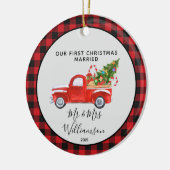 レッドトラック初めてのクリスマス結婚したバッファロープレイド セラミックオーナメント (左)