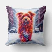 レッドドッグ歩くダウン雪の冬の通り クッション (正面)