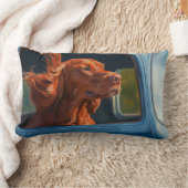 レッドドッグ風光明媚な車に乗る芸術プリント ランバークッション (ブランケット)