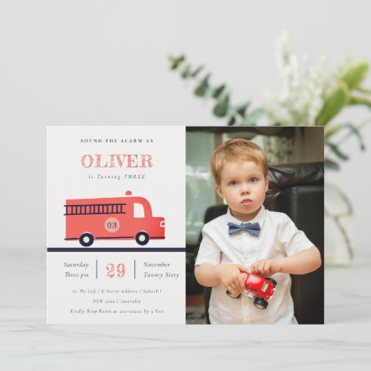 レッドネイビー火災トラックエンジンフォト誕生日招待状 サンキューカード (スタンド正面)