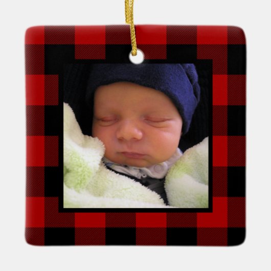 レッドバッファロープレイド1stクリスマスベビー写真 セラミックオーナメント (正面)