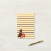 レッドバンダナ付きチョコレートラブラドールバイカボチャ ポストイット (デスク上)