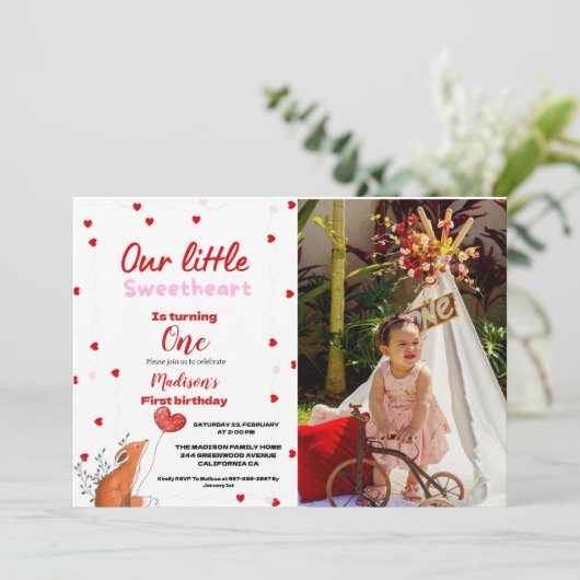 レッドピンクハートヴァレンティーンズデイスウィートアート誕生日 招待状 (スタンド正面)