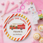 レッドファイアートラックバースデーパーティー紙プレート ペーパープレート (パーティー)