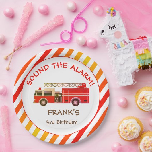 レッドファイアートラックバースデーパーティー紙プレート ペーパープレート (パーティー)