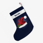 レッドフェスティバルサンタハットオンブルーウィズ名前をカスタムする スモールクリスマスストッキング (裏面 (吊り時))