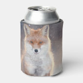 レッドフォックス、冬の森、風光明媚なイラストレーション。 缶クーラー (缶正面)