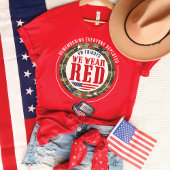 レッドフライデー軍隊家族の兵士の名前犬タグ Tシャツ