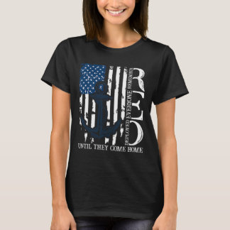 レッドフライデー 軍人追悼日 ベテラン家族 4 Tシャツ