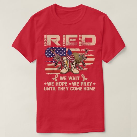 レッドフライデーRemember Everyone Deployed USA Flag Mil Tシャツ (デザイン正面)