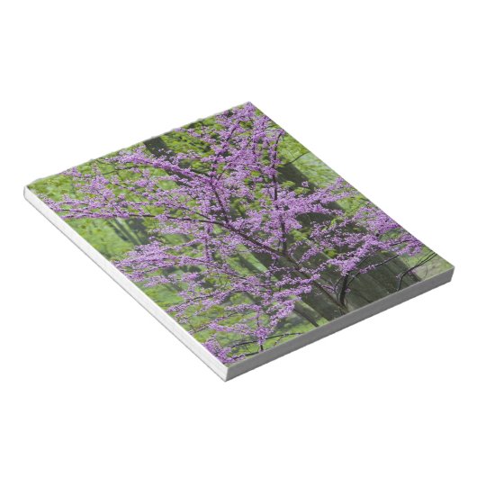 レッドブドの木をフル春開花近くディファイアンス ノートパッド (アングル)