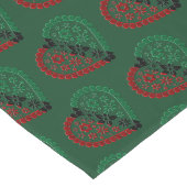 レッドブラックグリーンキナーラストライプのハートクワンザ ロングテーブルランナー (コーナー)