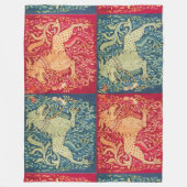 レッドブルーの獣のような中世の獣性ライオン フリースブランケット (正面)