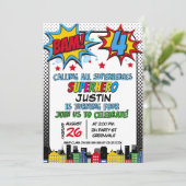 レッドブルーイエローバムスーパーヒーロー4歳の誕生日 招待状 (スタンド正面)