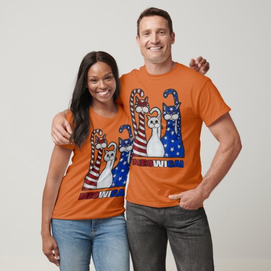 レッドブルーホワイトキャットアメリカ国旗の愛国的なプラス Tシャツ (ユニセックス)