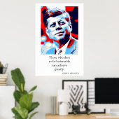 レッドブルーポップ・アートのアートJFKジョン・F・ケネディ引用文達成 ポスター (ホームオフィス)