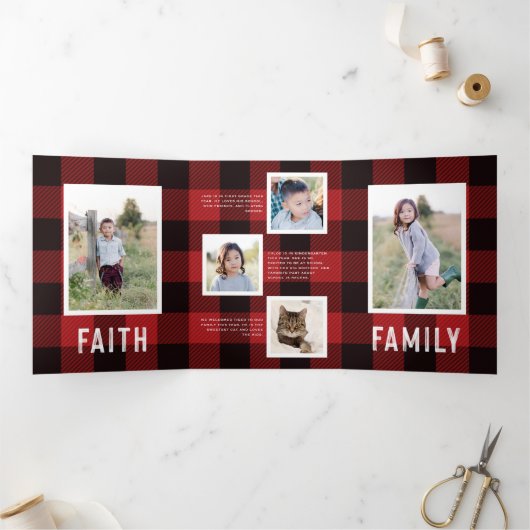 レッドプレイド+はっきりしたタイポグラフィホリデーフォトカード 三つ折り招待状 (内部)