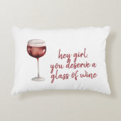 レッドヘイ女の子あなたがワインのグラスに値する引用文 アクセントクッション (正面)