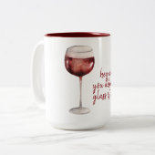 レッドヘイ女の子あなたがワインのグラスに値する引用文 ツートーンマグカップ (正面左)