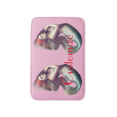 レッドヘッドマーメイド美しいサンダー_コーブ バスマット (正面縦)