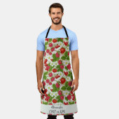 レッドベリー&ピルズ薬局キッチン エプロン (着用した状態)