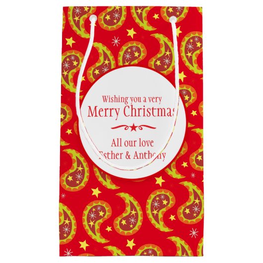 レッドペイズリーパーソナライズされたクリスマス抱き枕 スモールペーパーバッグ (正面)