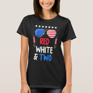 レッドホワイトと2つの誕生日7月4日Independed Tシャツ