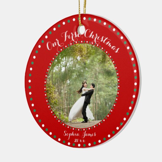 レッドホワイトグリーン我々の初めてのクリスマスオーナメント セラミックオーナメント (左)