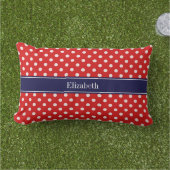 レッドホワイト水玉模様ネイビーブルーリボンモノグラム アウトドアクッション (芝生)