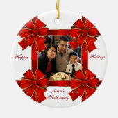 レッドボウきらめくハッピーホリデーズフォト セラミックオーナメント (裏面)