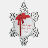 レッドボウズウィンター婚約 スノーフレークピューターオーナメント (右)