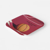 レッドボーイズ誕生日パーティーバスケットボール ペーパープレート (傾斜あり)