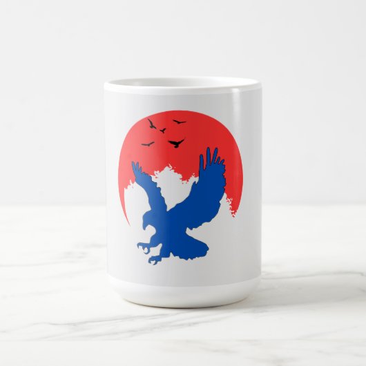 レッドムーンキーチェーン付きブルーイーグルシルエット コーヒーマグカップ (中央)